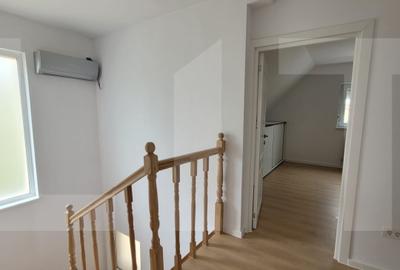 Casă individuală cu 4 camere în Dumbrăvița