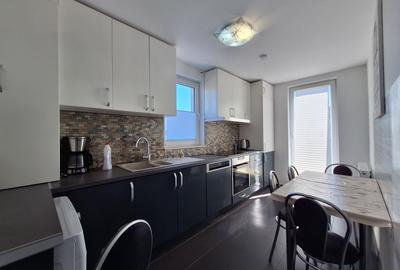 Apartament cu 3 camere semidecomandat, mobilat în Florești