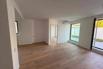 Apartament cu 4 camere semidecomandat în Timpuri Noi