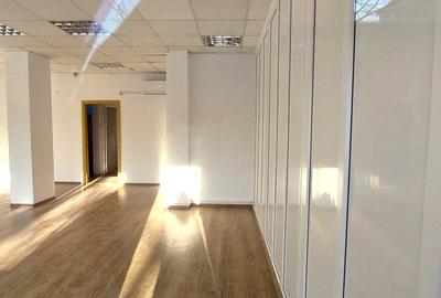 Spatiu Comercial Stradal su.70mp. vitrina, Piata Grivitei str.I.G.Duca - 5