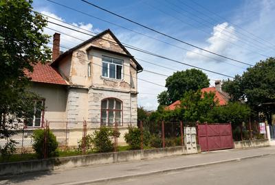 Apartament la casă cu teren, garaj în Centrul Sibiului – Strada Hegel - 11