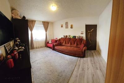 Apartament cu 2 camere semidecomandat, mobilat în Noua