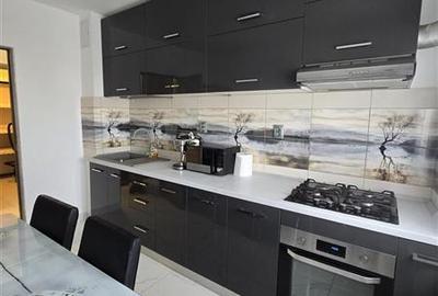 Apartament cu 4 camere semidecomandat, mobilat în Berceni