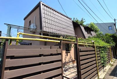 Casă cu 5 camere în Băneasa