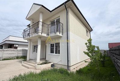 Casa individuala - 4 camere - 2 bai - 560mp teren - 4