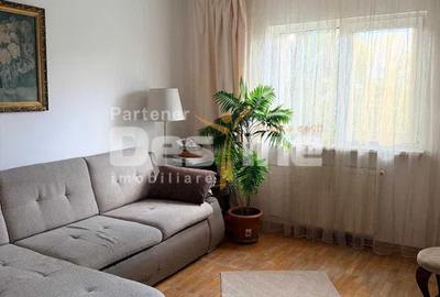 Apartament cu 3 camere decomandat, mobilat în Nerva Traian