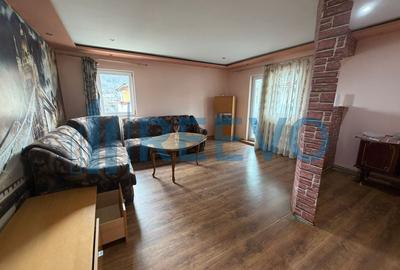 Apartament cu 3 camere decomandat, mobilat în Periferie
