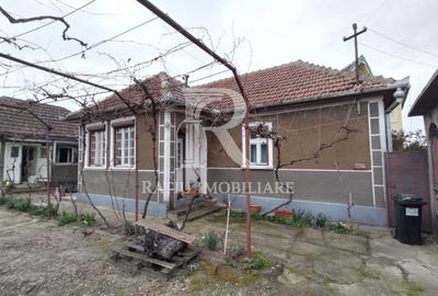 Casă individuală cu 3 camere în Rontău