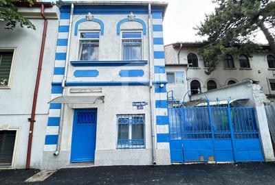 Casă individuală cu 6 camere în Central