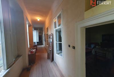 Apartament cu 5 camere de vanzare in Deta, zona Central - 8