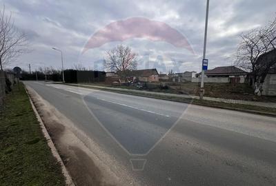 Teren de inchiriat-Subcetate( langa Bazinul de înot și polo ) - 1