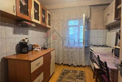 Dacia - Zimbru, 3 camere decomandat cu geam la baie - 5