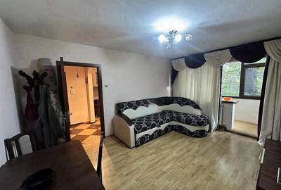 Apartament cu 2 camere semidecomandat, mobilat în Podu Roș