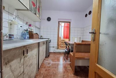 Liber, apartament 3 camere, Nicolina 2, baie cu geam, 60 mp utili - 2