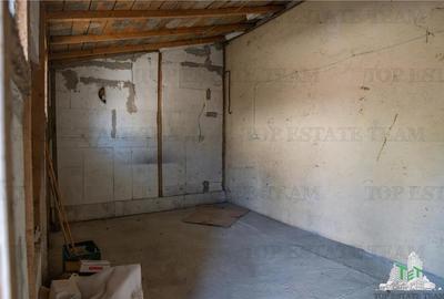 Vila 300mp teren 935mp pentru investitie! 2100 euro/luna chirie! - 24