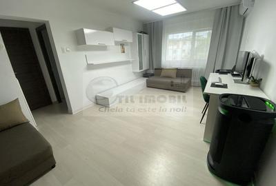 Apartament cu 3 camere semidecomandat în Podu Roș