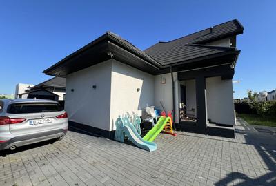 Casă individuala 4 Camere, 4 băi - 47