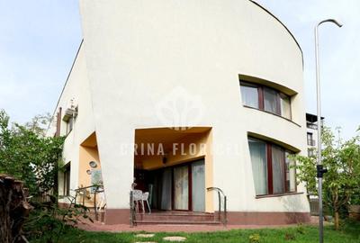 Casă individuală cu 7 camere în Exterior Vest