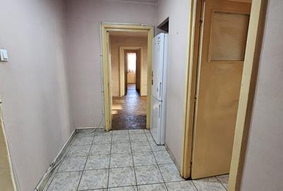PROPRIETAR!! Apartament 3 camere Et 1 zona Victoria / Aleea Romanitei !! - 12