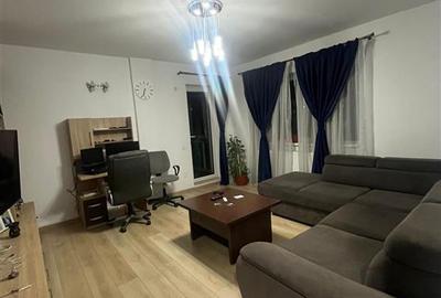 Apartament cu 3 camere decomandat în Apărătorii Patriei