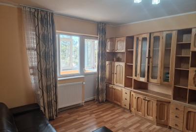 Apartament cu 2 camere semidecomandat, mobilat în Central