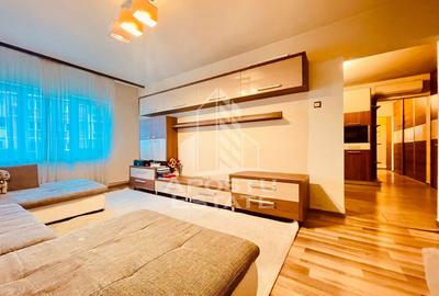 Apartament cu 3 camere decomandat, mobilat în Alfa
