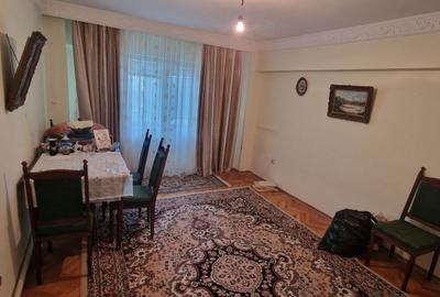 Apartament cu 4 camere decomandat în Faleza Nord