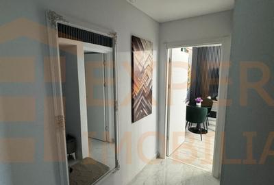 Apartament cu 2 camere semidecomandat, mobilat în Casa de Cultură
