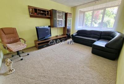 Apartament cu 3 camere decomandat, mobilat în Central