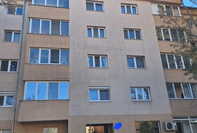 Apartament cu 3 camere