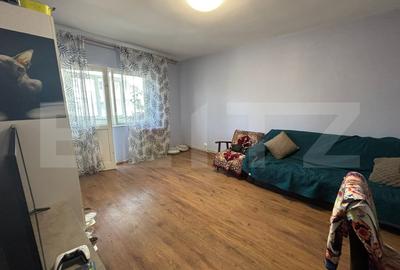 Apartament cu 4 camere decomandat, mobilat în Galata