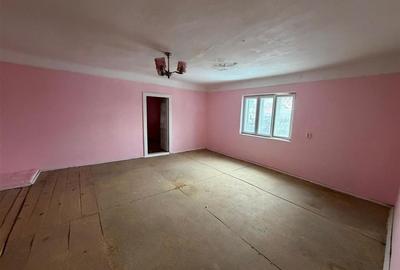 Casa batraneasca de vanzare in Campineanca str Marului nr 8 - 12