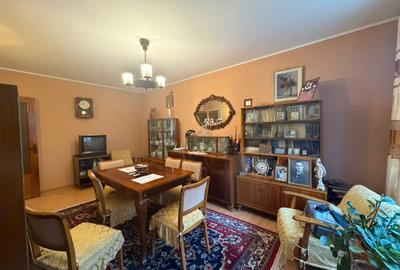 Apartament cu 3 camere semidecomandat în Titan