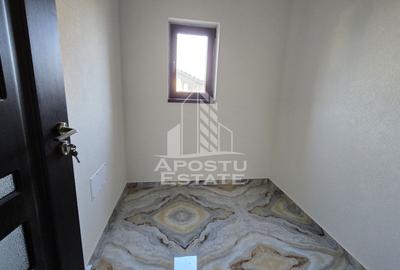 Casa de vanzare spatioasa, 5 camere si 3 bai, Giarmata, Comision 0 - 23