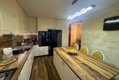 Apartament cu 4 camere decomandat, mobilat în Careiului