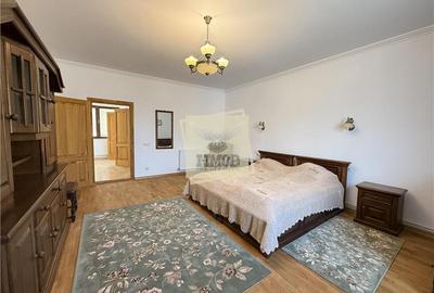 Casa ultracentrala complet renovata 6 camere 3 bai Cisnadioara - 5