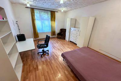 Apartament cu 2 camere semidecomandat, mobilat în Central