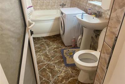 Apartament 3 camere , zona centrala -Inspectoratul Scolar ,decomandat , 68 mp ut - 15