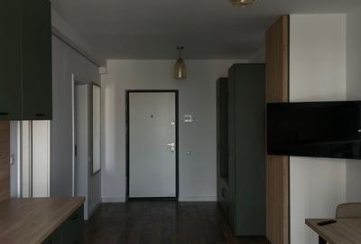 Închiriez apartament cu 2 camere