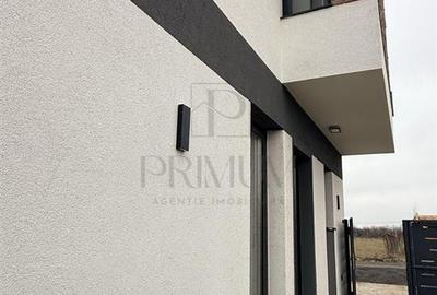 Sacalaz- despartit prin camera tehnica- toate utilitatile- dormitor la parter- 5 - 6