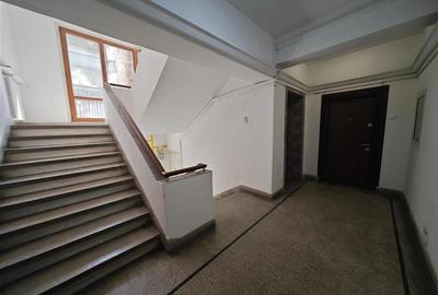 Apartament cu 3 camere decomandat în Magheru