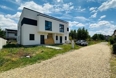 Casă individuală cu 4 camere în Corbeanca