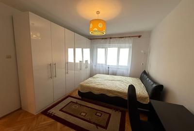 Apartament cu 3 camere decomandat, mobilat în Zorilor