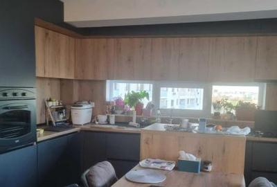 Apartament cu 4 camere decomandat, mobilat în Viilor