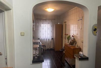 Apartament 2 camerec , zona centrala 2 Stejari , et 2 4, decomandat , centrala t - 16