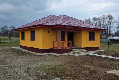 Vand Casa Noua , la 4 km de orasul Targu Neamt( Topolita) - 1