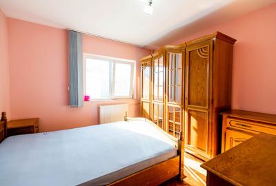 Apartament cu 3 camere decomandat în Rogerius