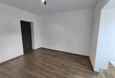 Garsoniera Rasnov Decomandata Renovata Bloc Vila Libera - 1