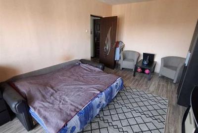 Apartament cu 3 camere decomandat, mobilat în Centrul Civic