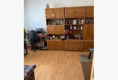 Apartament cu 2 camere decomandat în Baba Novac